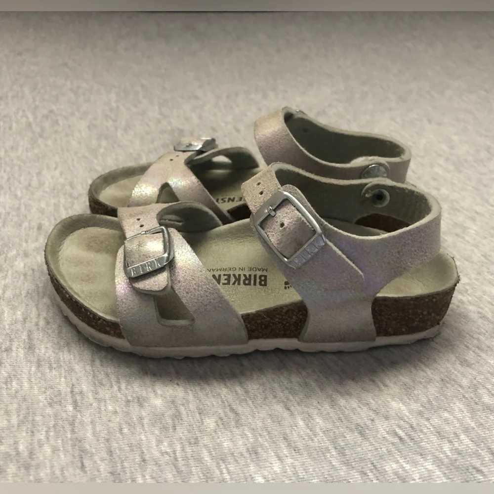 Birkenstock Rio Kids Silver Leather Strappy Buckle Sandals Size: EUR 25 = US 7